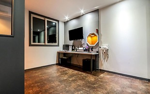 Yeosu Hotel The B