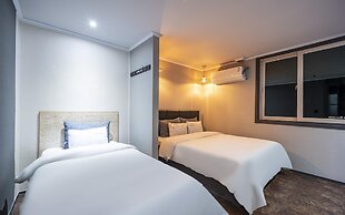 Yeosu Hotel The B