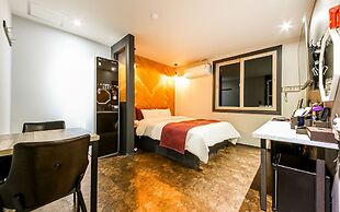 Yeosu Hotel The B