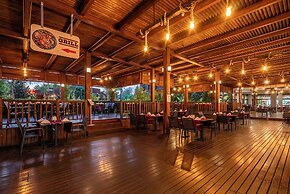 Arnor De Luxe Hotel