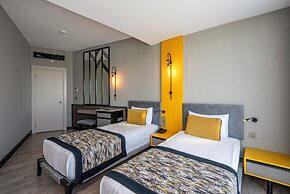 Arnor De Luxe Hotel