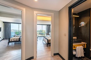 Arnor De Luxe Hotel
