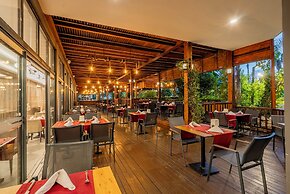 Arnor De Luxe Hotel