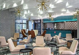 Arnor De Luxe Hotel
