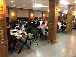 Grand Kum Boutique Hotel Restaurant