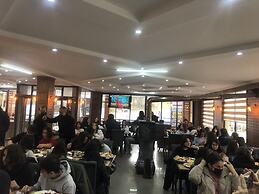 Grand Kum Boutique Hotel Restaurant