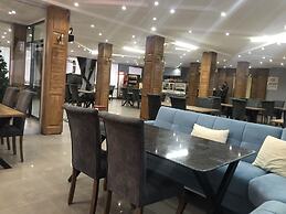 Grand Kum Boutique Hotel Restaurant