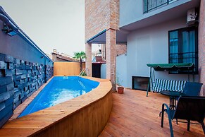 Central Gate Hotel