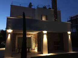 Beautiful Modern Villa in Albarella by Beahost
