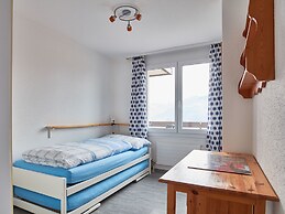 Cozy Apartment With Lake View for 6 Guests