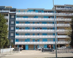 Modern Apartment With Balcony