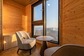 Urbanest Hotel