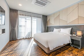 Urbanest Hotel