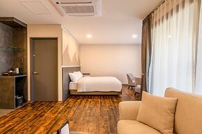 Urbanest Hotel