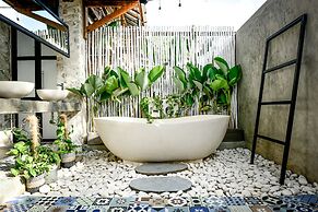 Salty Breeze Bali