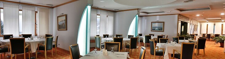 Eliz Thermal Convention Center