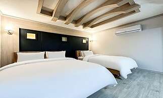 Gumi Time Hotel