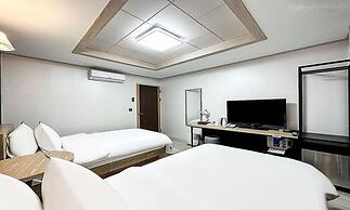 Gumi Time Hotel