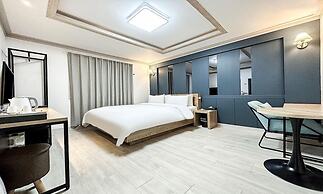 Gumi Time Hotel
