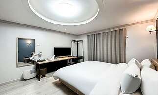 Gumi Time Hotel