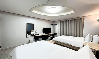 Gumi Time Hotel