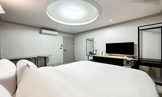 Gumi Time Hotel
