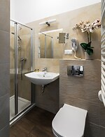 G12 Aparthotel
