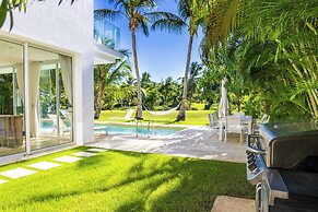 Luxury Villa Waterfall - Pool & BBQ