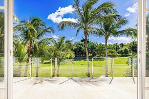 Luxury Villa Waterfall - Pool & BBQ