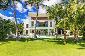 Luxury Villa Waterfall - Pool & BBQ
