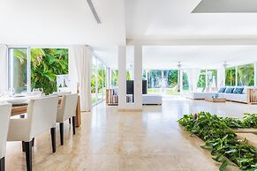 Luxury Villa Waterfall - Pool & BBQ