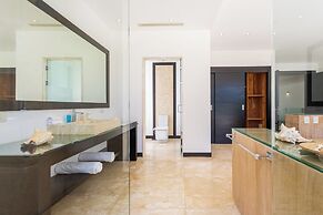 Luxury Villa Waterfall - Pool & BBQ