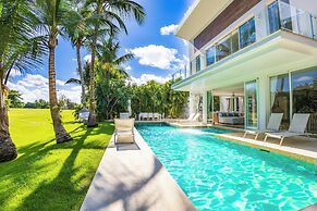 Luxury Villa Waterfall - Pool & BBQ