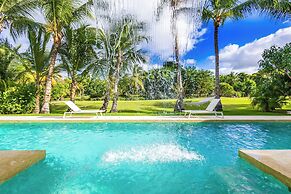 Luxury Villa Waterfall - Pool & BBQ
