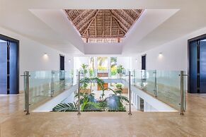 Luxury Villa Waterfall - Pool & BBQ