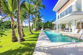 Luxury Villa Waterfall - Pool & BBQ