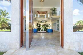 Luxury Villa Waterfall - Pool & BBQ