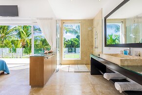 Luxury Villa Waterfall - Pool & BBQ
