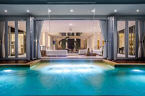 Luxury Villa Waterfall - Pool & BBQ