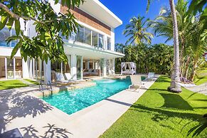 Luxury Villa Waterfall - Pool & BBQ
