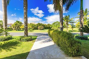 Luxury Villa Waterfall - Pool & BBQ