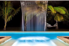 Luxury Villa Waterfall - Pool & BBQ