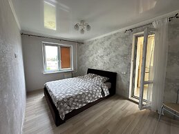 PaulMarie Apartment on Podgorodskaya