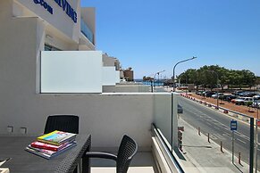 Phaedrus Living: Seaside Luxury Flat Harbour 104