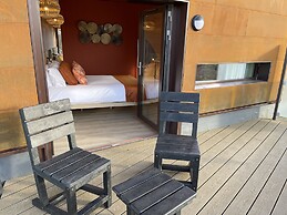 Hex Wildlife Hotel