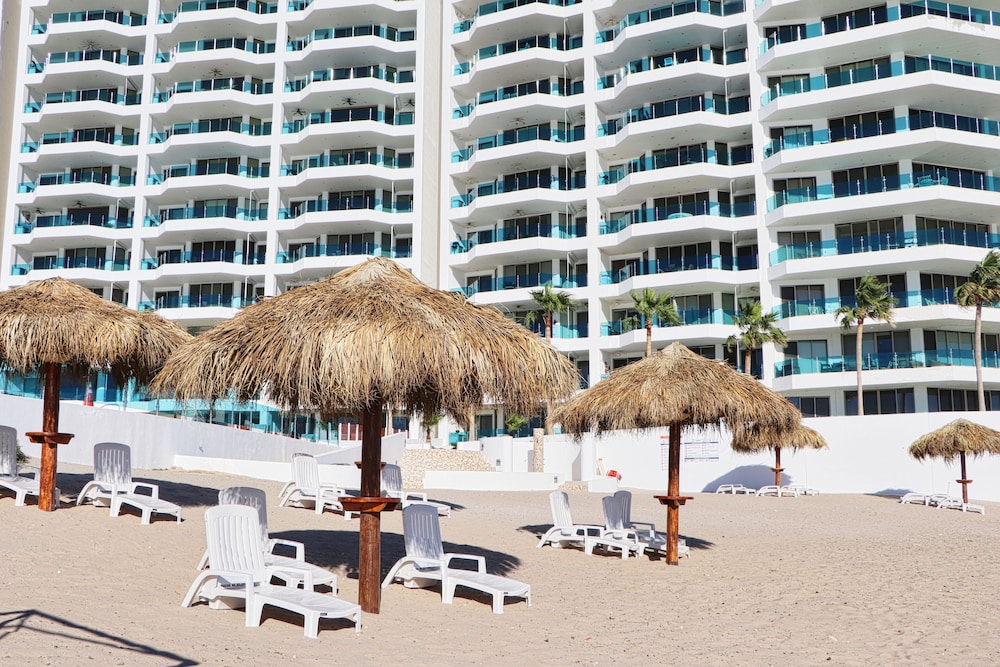 Hotel Esmeralda Beach Resort