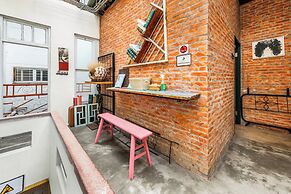 Tainan Weshare Hotel