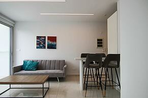 Phaedrus Living: Seaside Deluxe Flat Harbour 106
