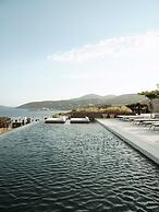 NOS Hotel & Villas