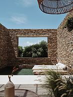 NOS Hotel & Villas